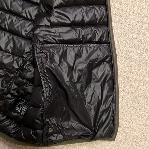 Men’s Hawke and Co. Olive Green Puffy Vest - Picture 4 of 4